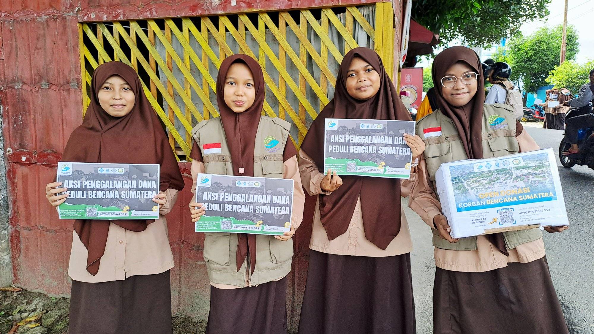 Aksi Penggalangan Dana Peduli Bencana Sumatera, Siswa SMP IT Assalam Aktif Galang Donasi