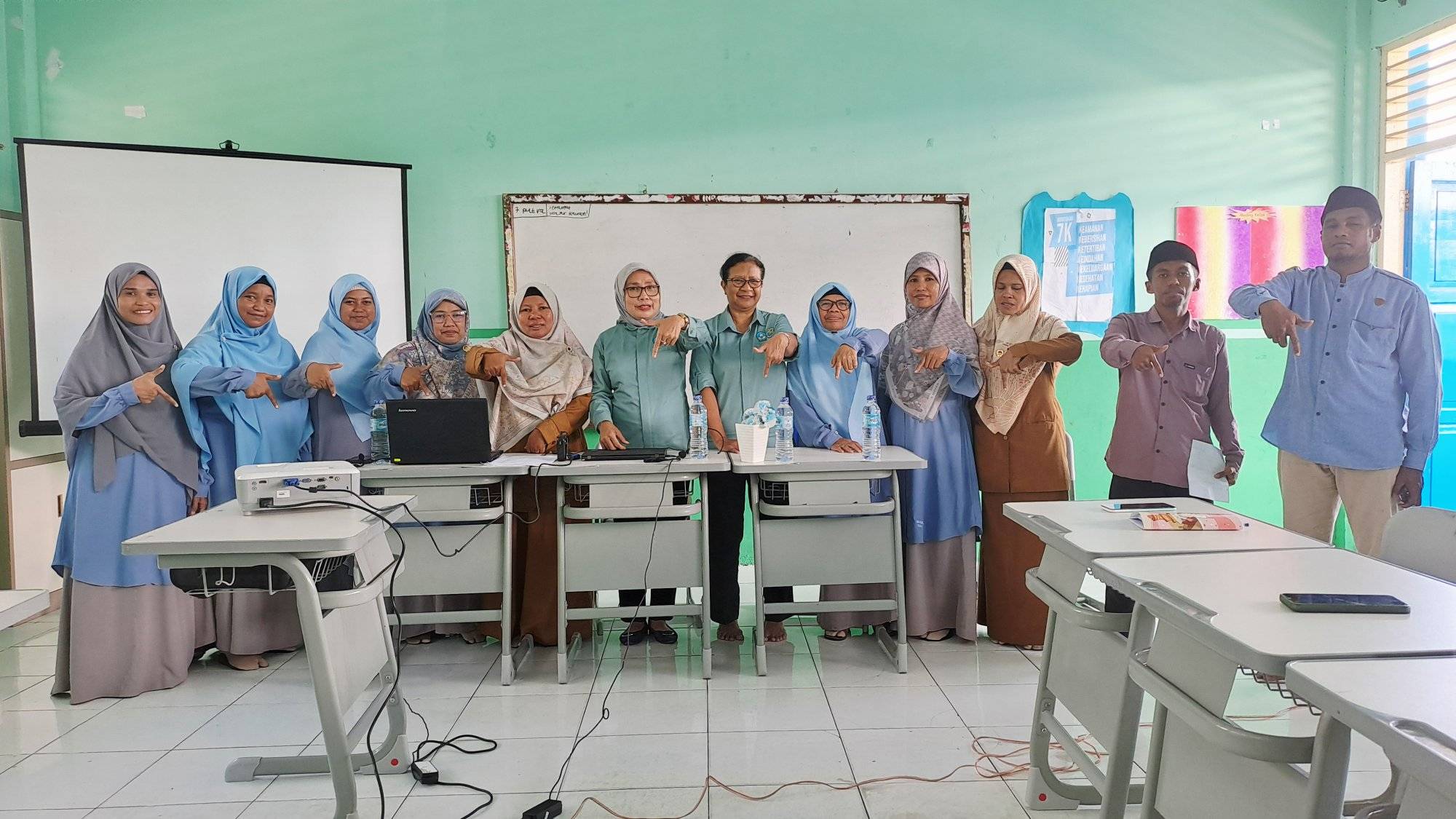 Ruang Belajar Lengkap